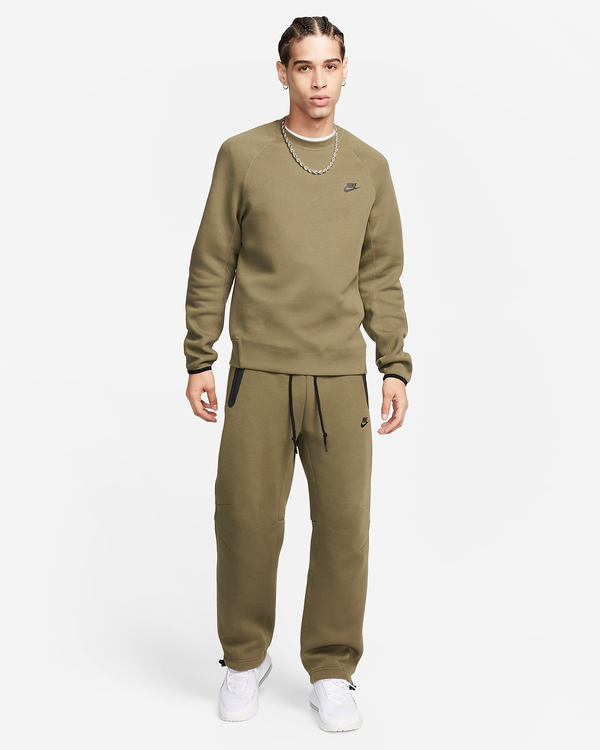 Nike-Tech-Fleece-Crew-Sweatshirt-Medium-Olive-Black-Outfit