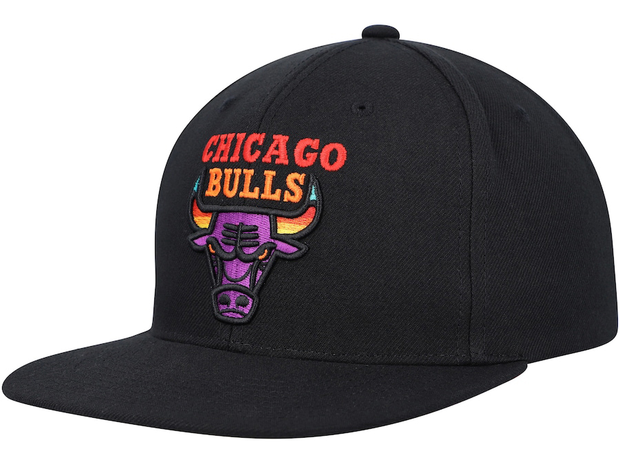 Chicago-Bulls-Mitchell-Ness-Sunset-Fade-Undervisor-Hat-2