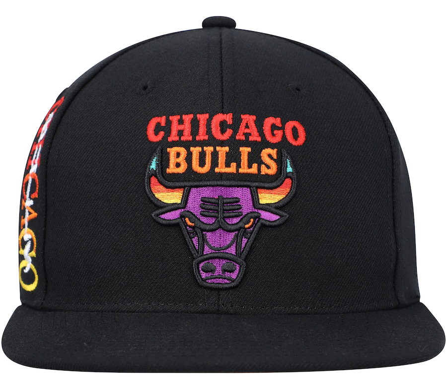 Chicago-Bulls-Mitchell-Ness-Sunset-Fade-Undervisor-Hat-3