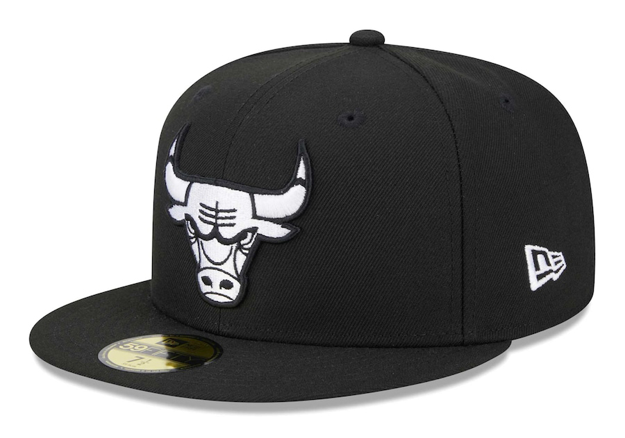 Chicago-Bulls-New-Era-Evergreen-Black-White-59fifty-Fitted-Hat-1