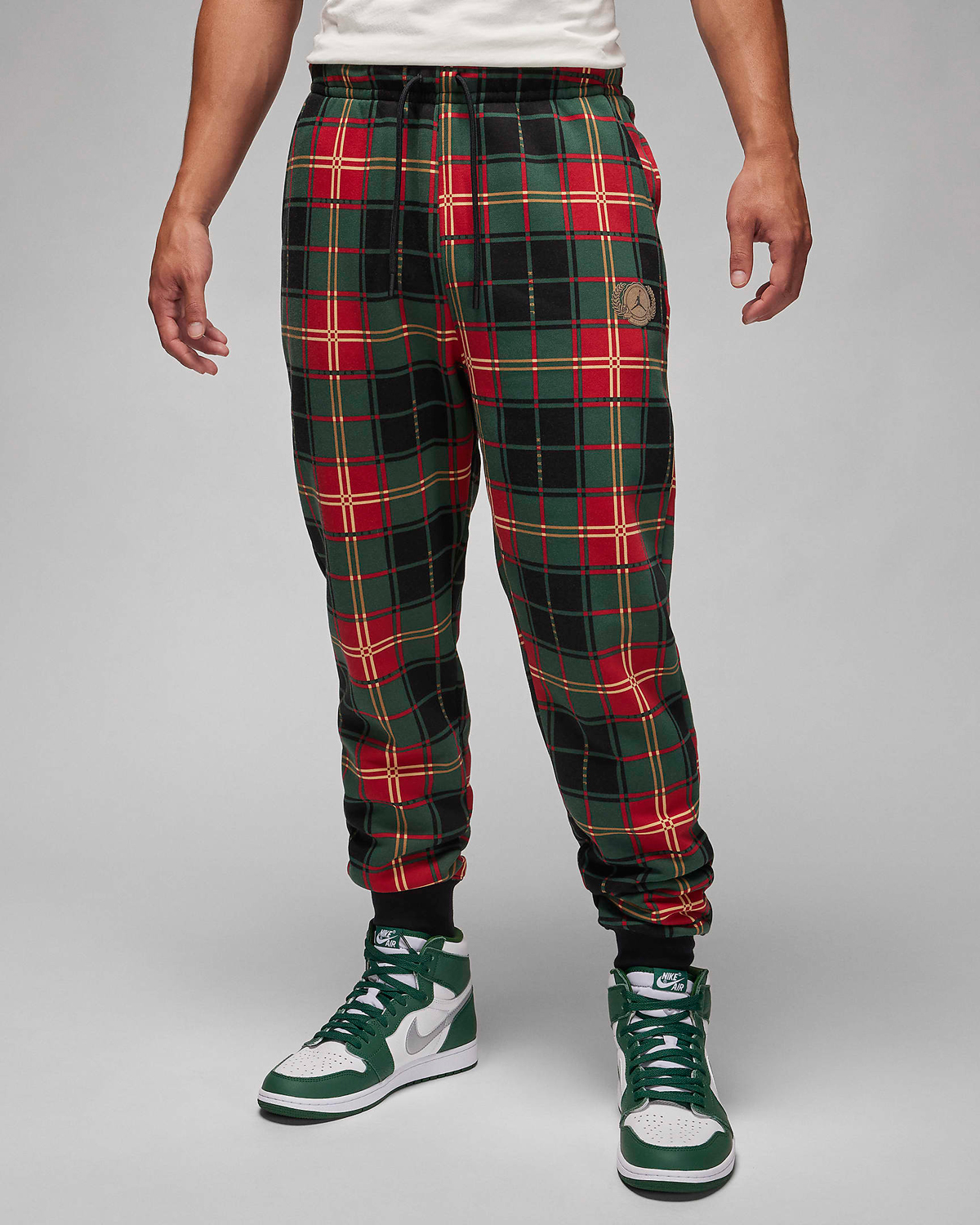Jordan-Essential-Holiday-Fleece-Pants-Gym-Red-1