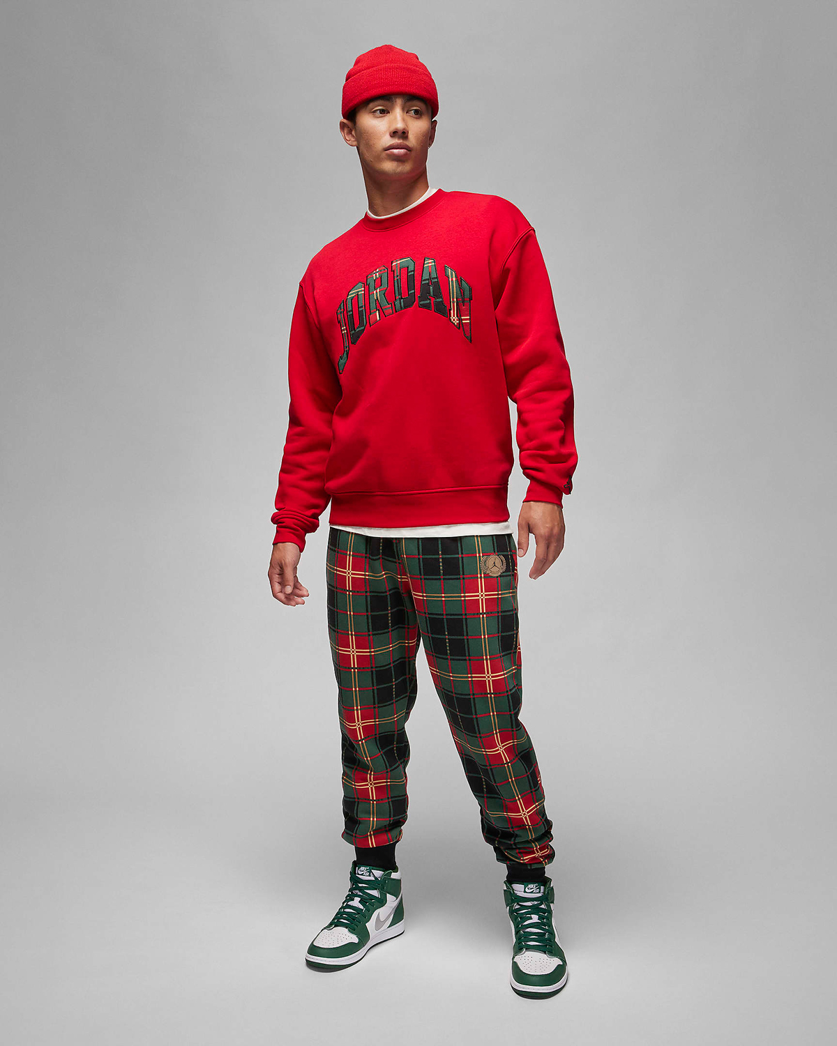 Jordan-Essential-Holiday-Fleece-Pants-Gym-Red