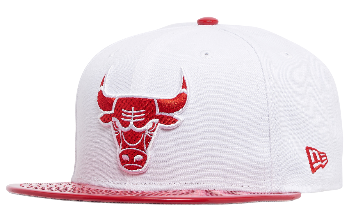 New-Era-Bulls-White-Red-Jordan-Retro-Sneaker-Hook-Hat-2