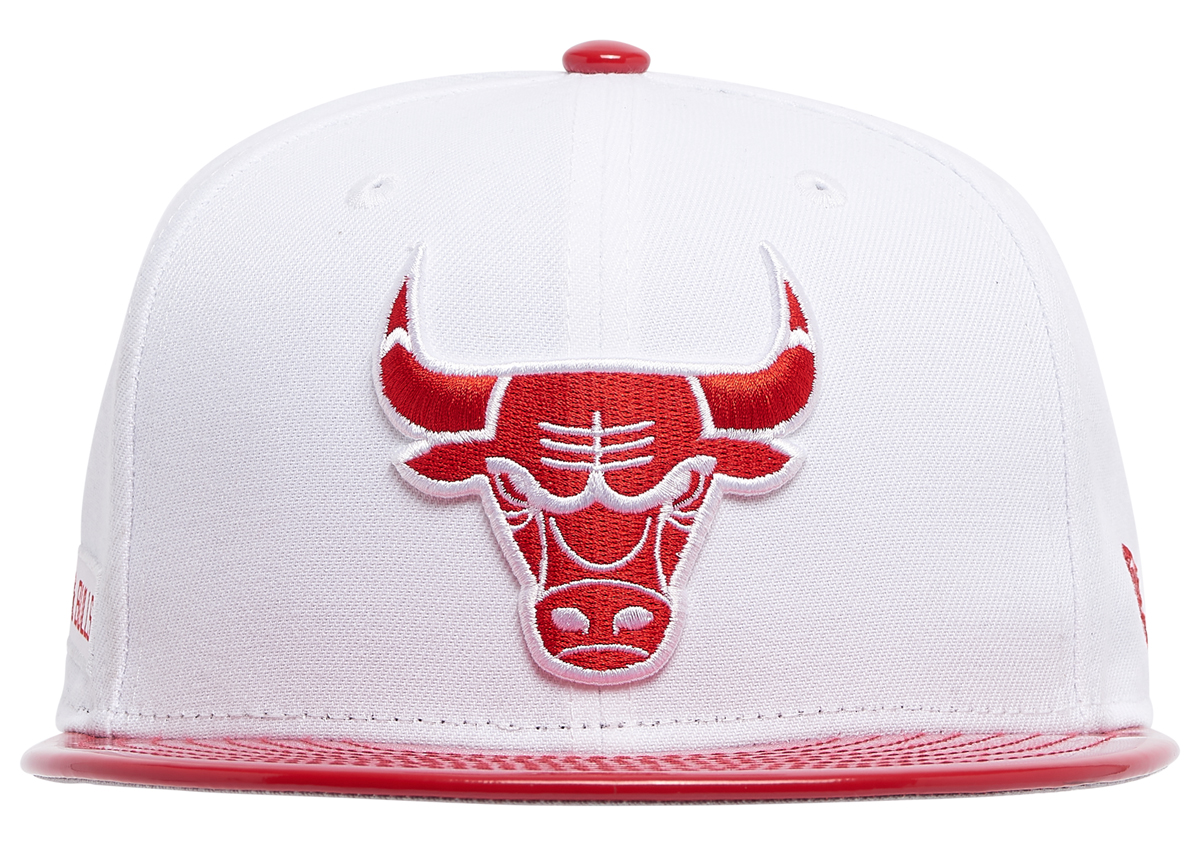 New-Era-Bulls-White-Red-Jordan-Retro-Sneaker-Hook-Hat-3
