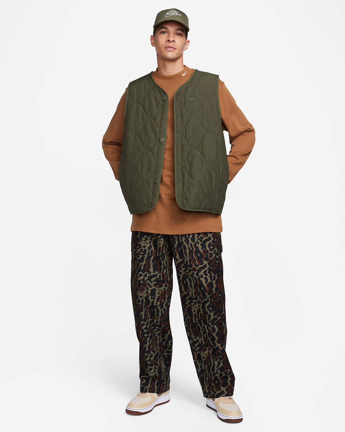 Nike-Life-Allover-Print-Cargo-Pants-Medium-Olive-Outfit