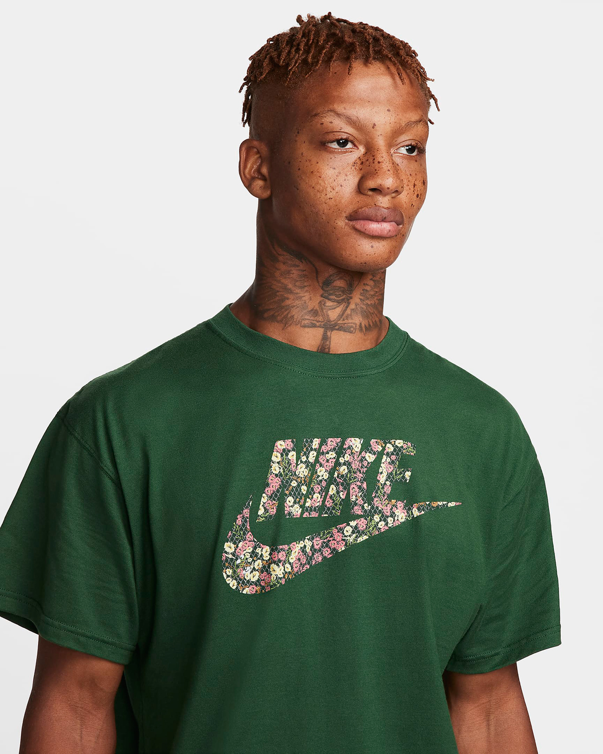 Nike-Sportswear-Floral-T-Shirt-Fir-Green-2