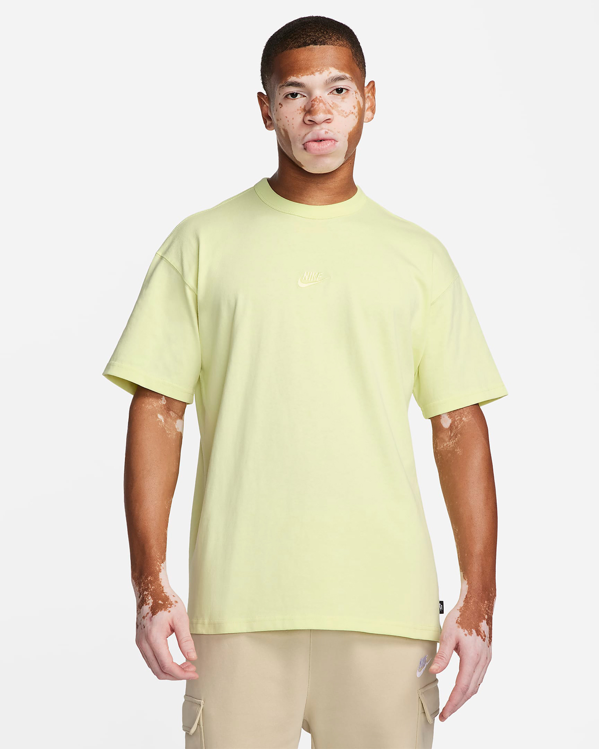 Nike Sportswear Premium Essentials T Shirt Luminous Green