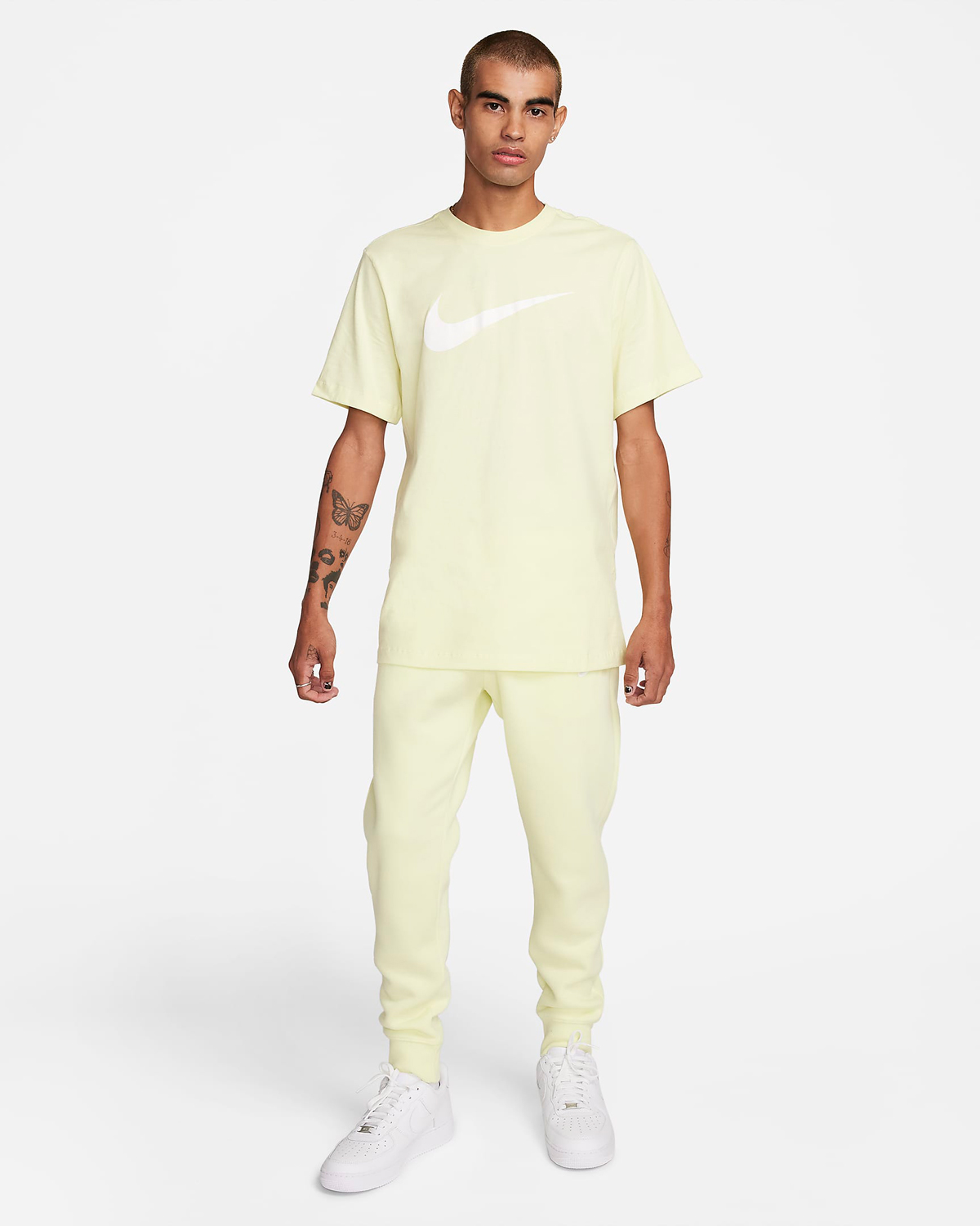 Nike-Sportswear-Swoosh-T-Shirt-Luminous-Green-Outfit