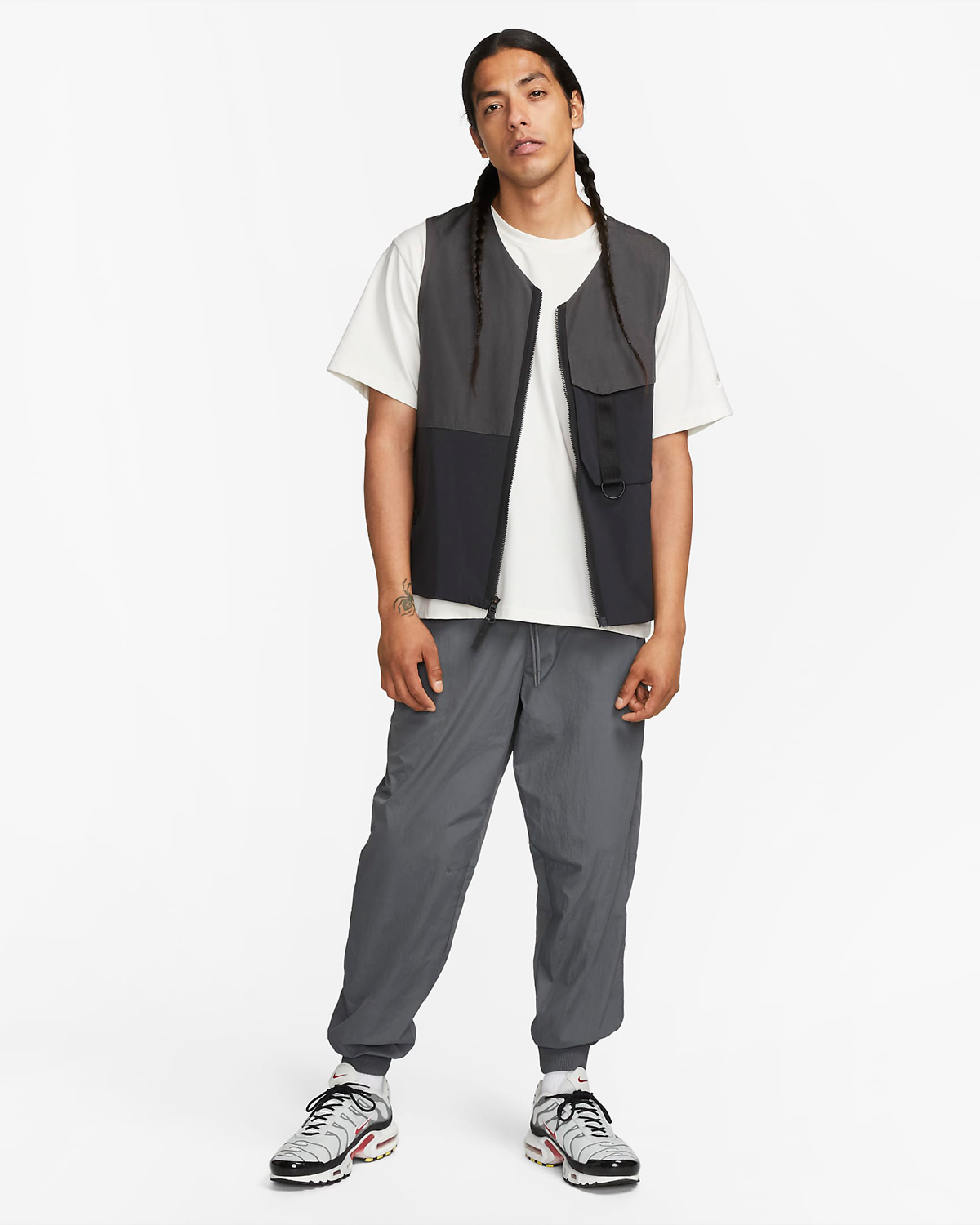 Nike-Sportswear-Tech-Pack-Repel-Woven-Pants-Outfit
