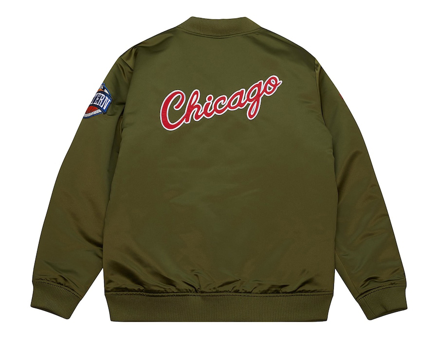 Chicago-Bulls-Olive-Satin-Jacket-Mitchell-and-Ness-2