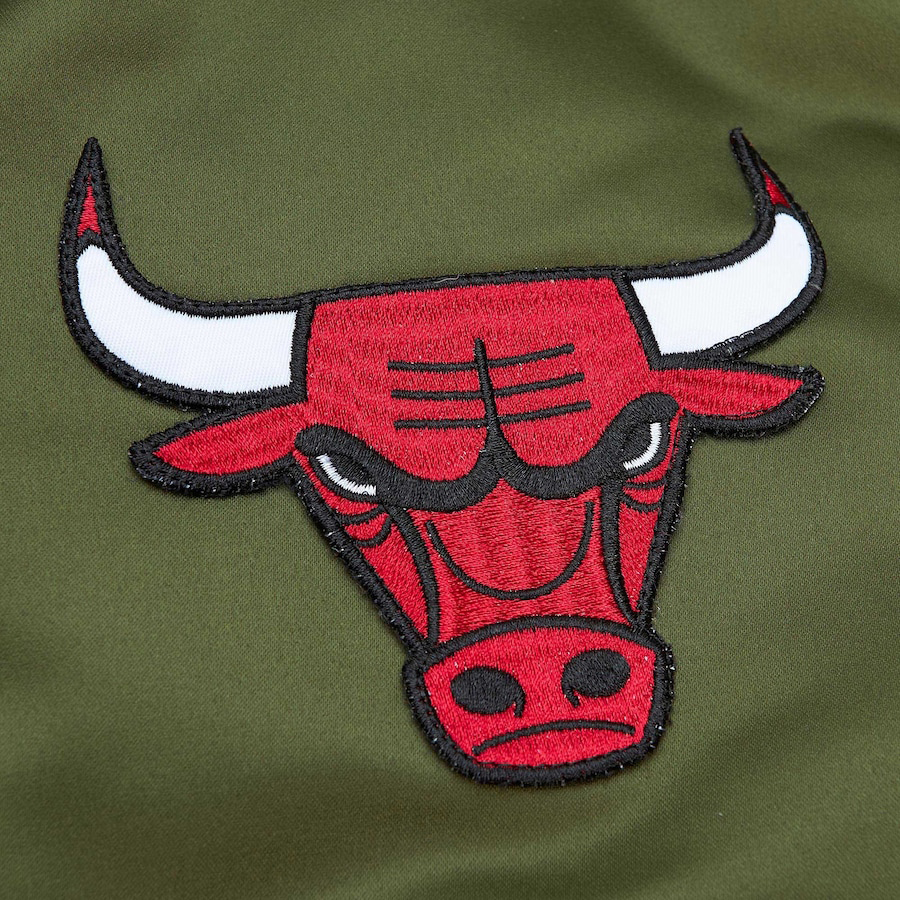 Chicago-Bulls-Olive-Satin-Jacket-Mitchell-and-Ness-3