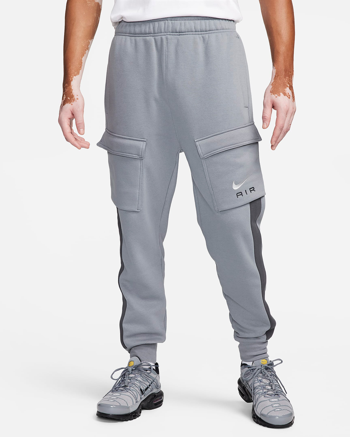 Nike-Air-Fleece-Cargo-Pants-Cool-Grey-Anthracite-1