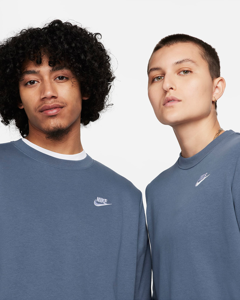 Nike-Club-Fleece-Sweatshirt-Diffused-Blue-2