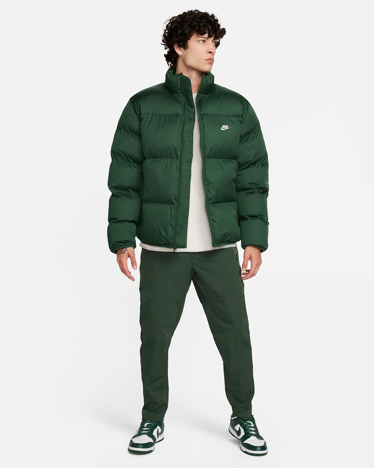 Nike-Sportswear-Club-Puffer-Jacket-Fir-Green-Sneaker-Outfit