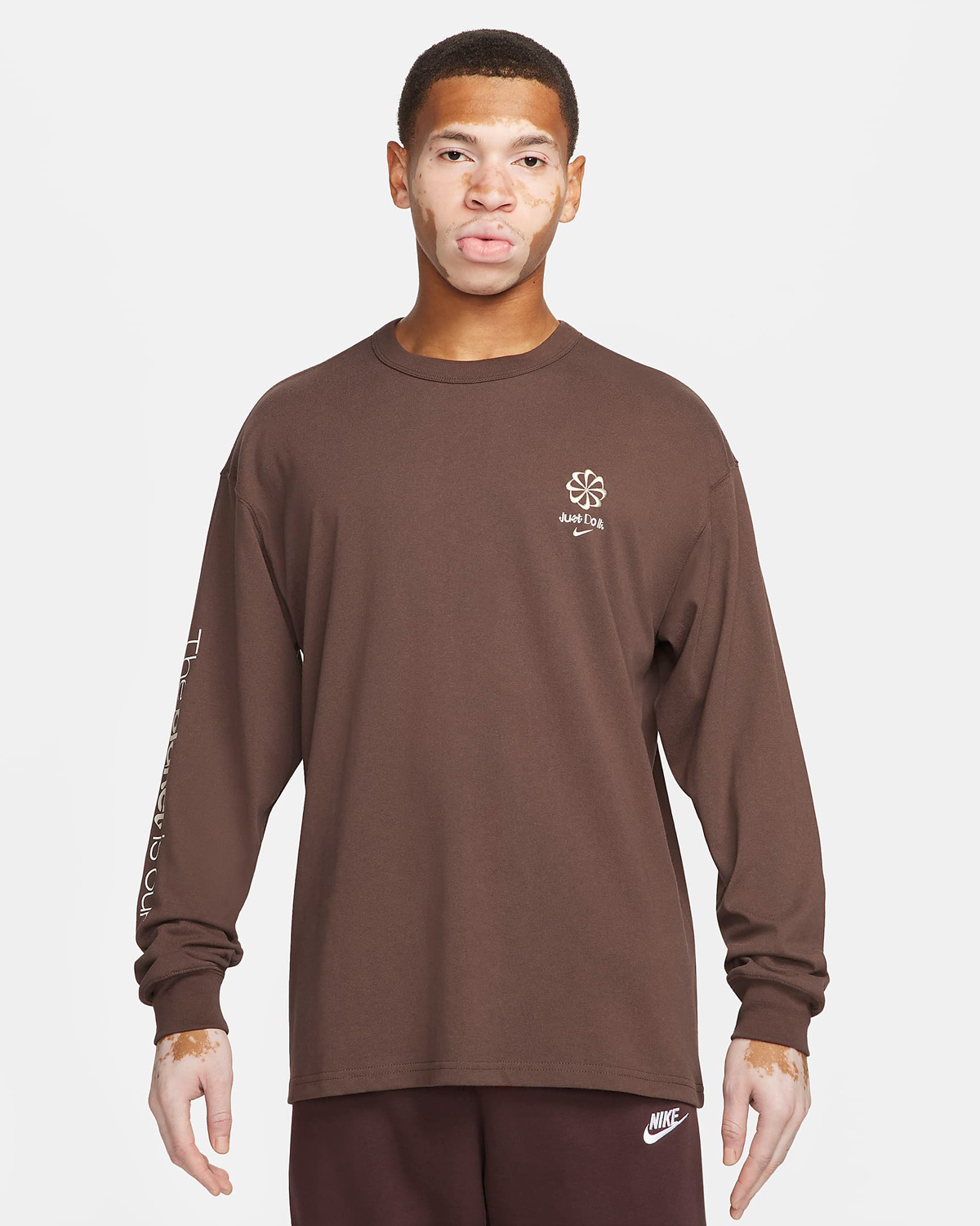 Nike-Sportswear-Long-Sleeve-T-Shirt-Baroque-Brown-1