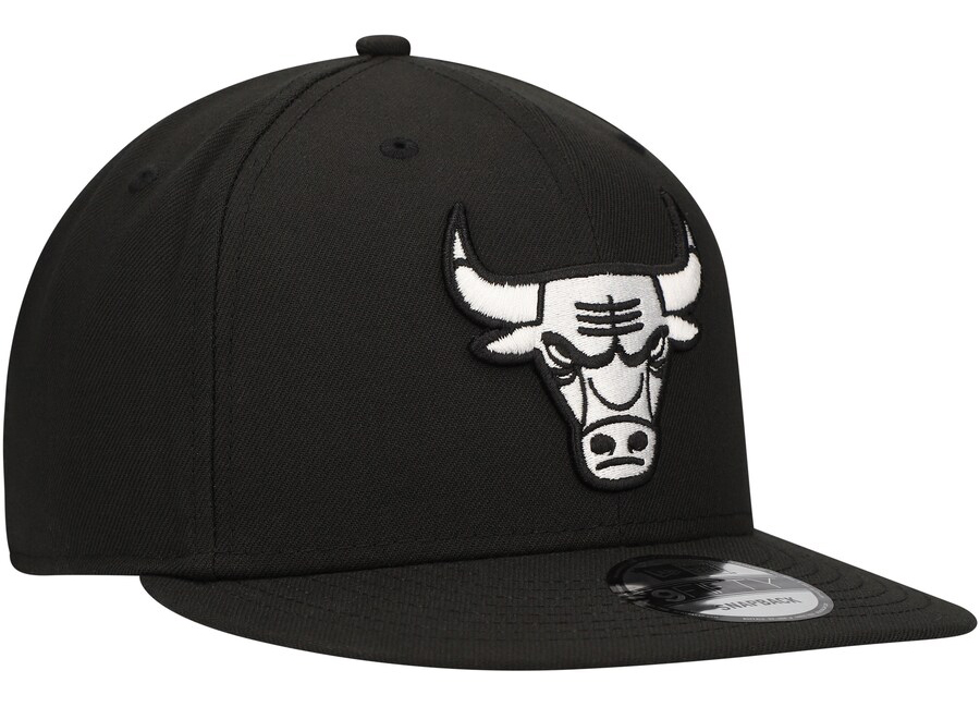 Chicago-Bulls-New-Era-Black-White-Snapback-Hat-2