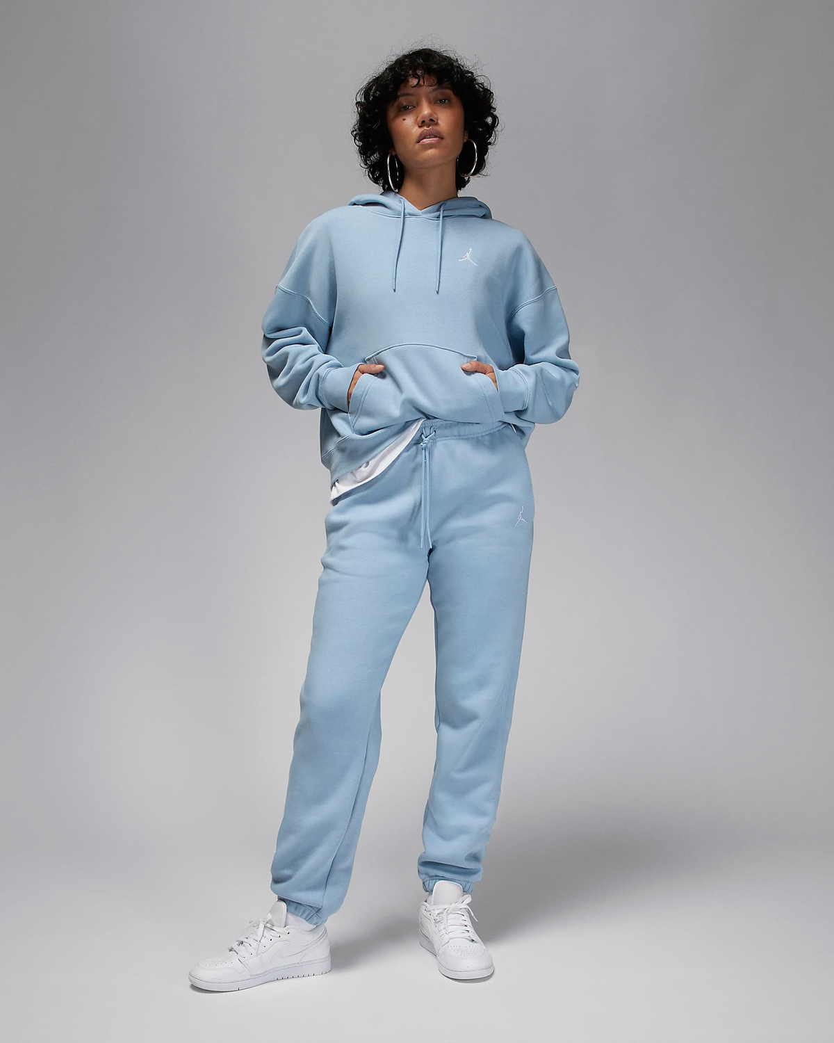 Jordan-Brooklyn-Womens-Pants-Blue-Grey-Sneaker-Outfit