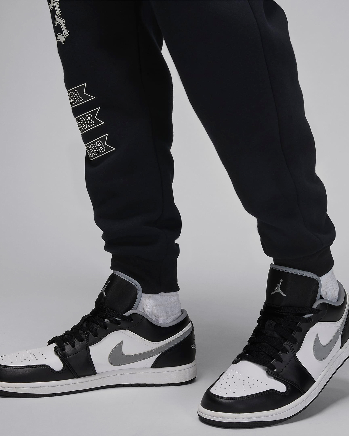Jordan-Essentials-Pants-Black-White-3