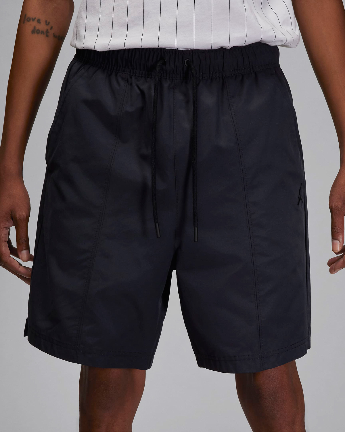 Jordan-Essentials-Woven-Shorts-Black-2