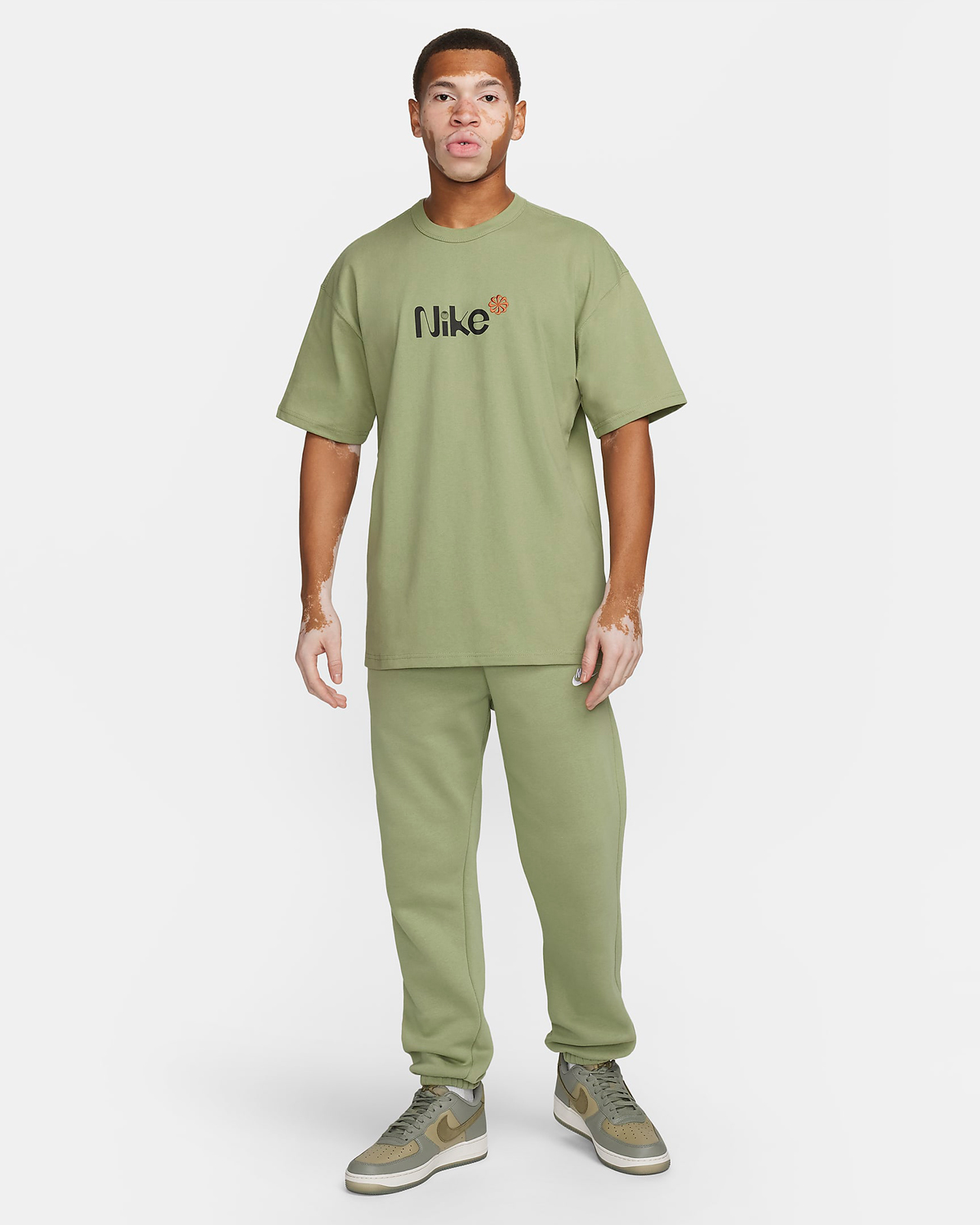 Nike-Sportswear-Max90-T-Shirt-Oil-Green