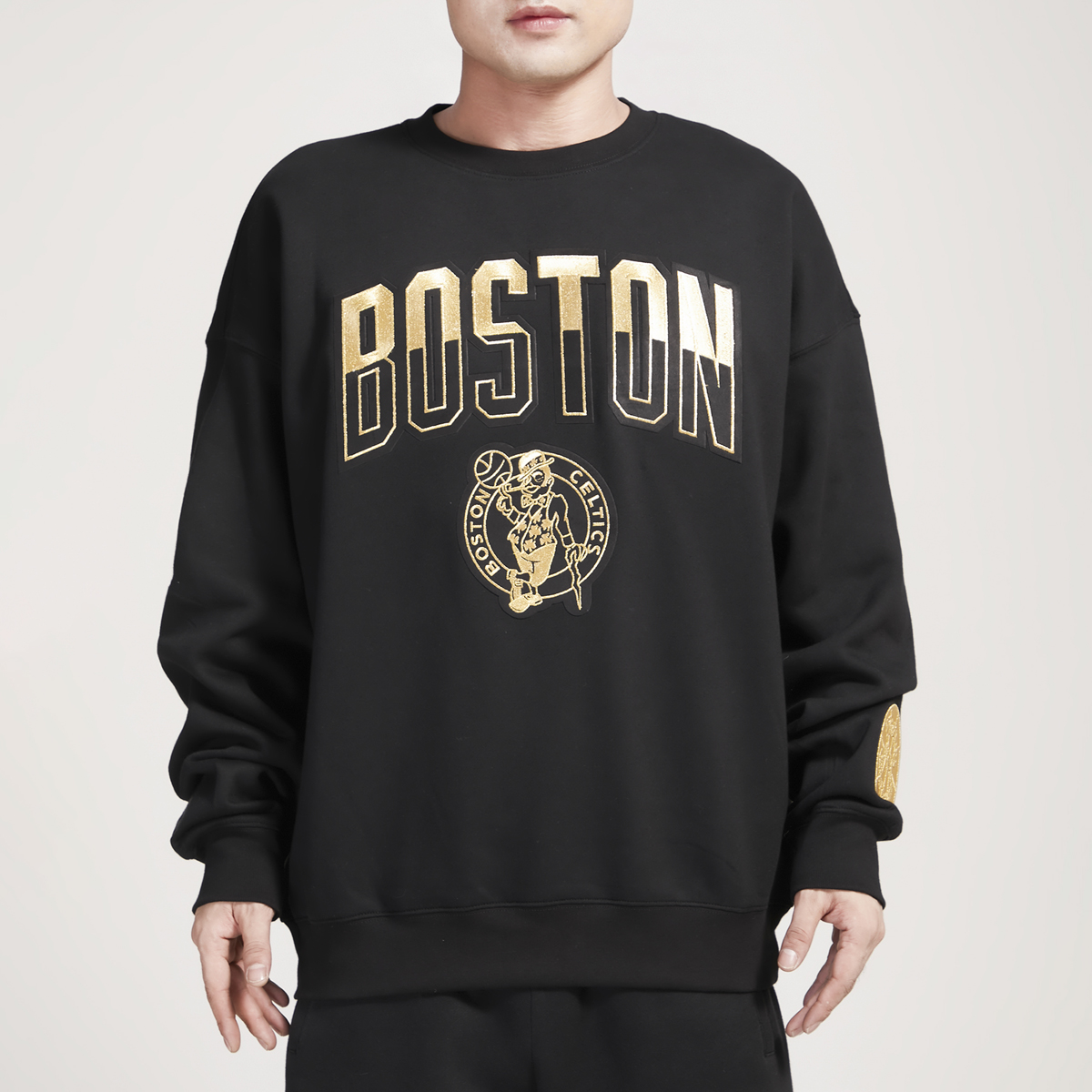Pro-Standard-Black-Gold-Boston-Celtics-Sweatshirt