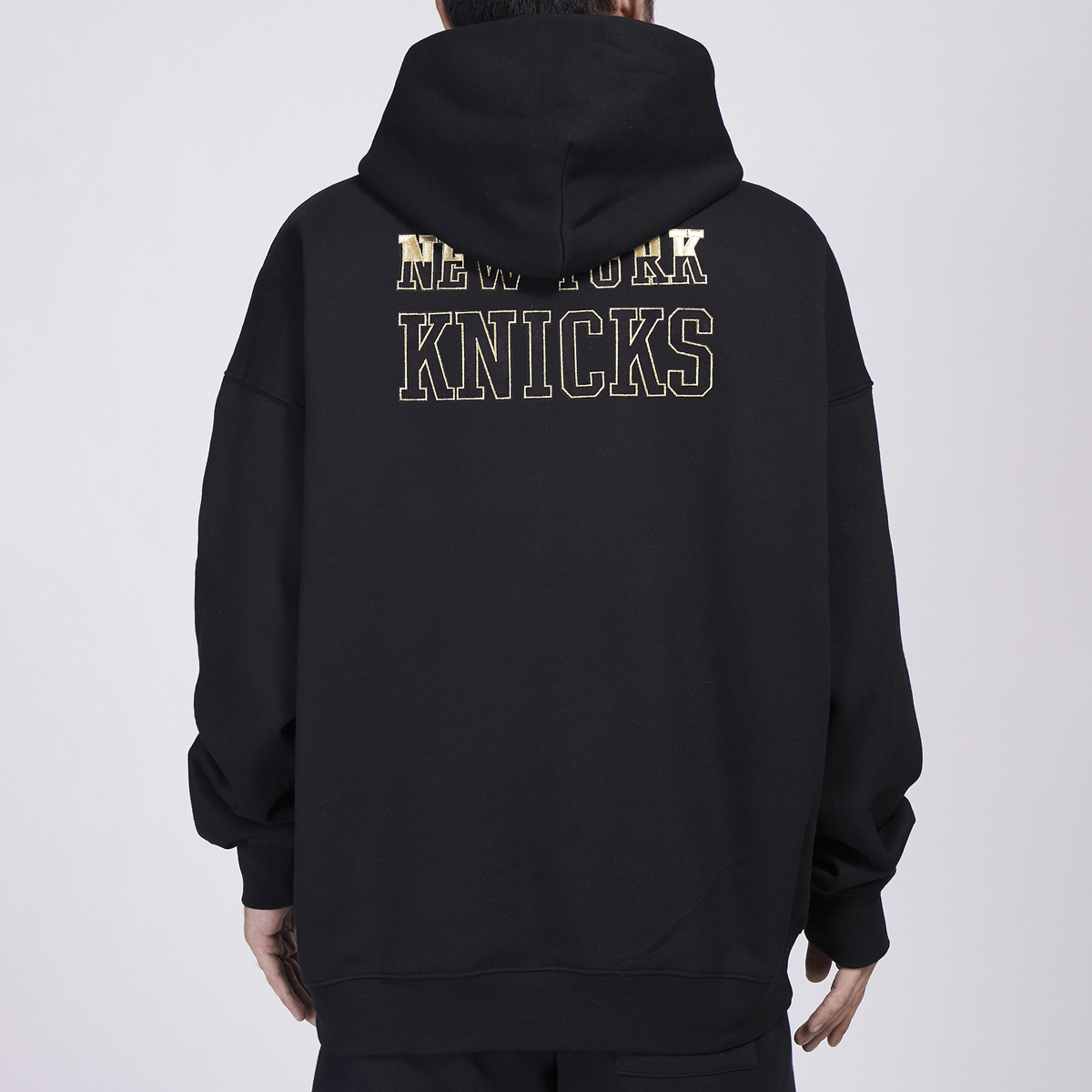 Pro-Standard-Black-Gold-New-York-Knicks-Hoodie-2