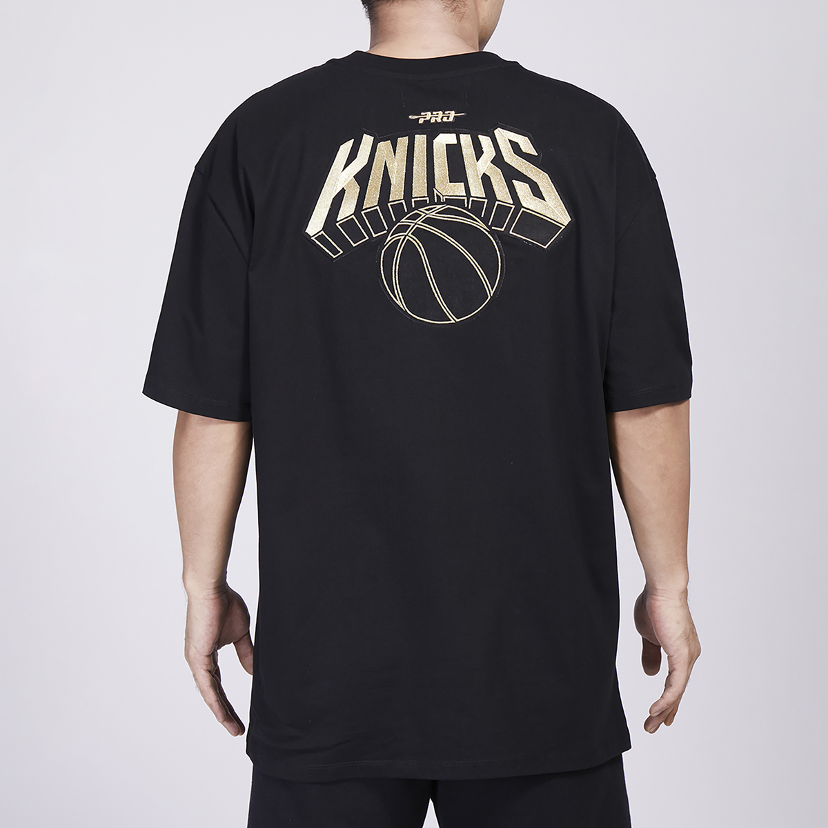 Pro-Standard-Black-Gold-New-York-Knicks-T-Shirt-2