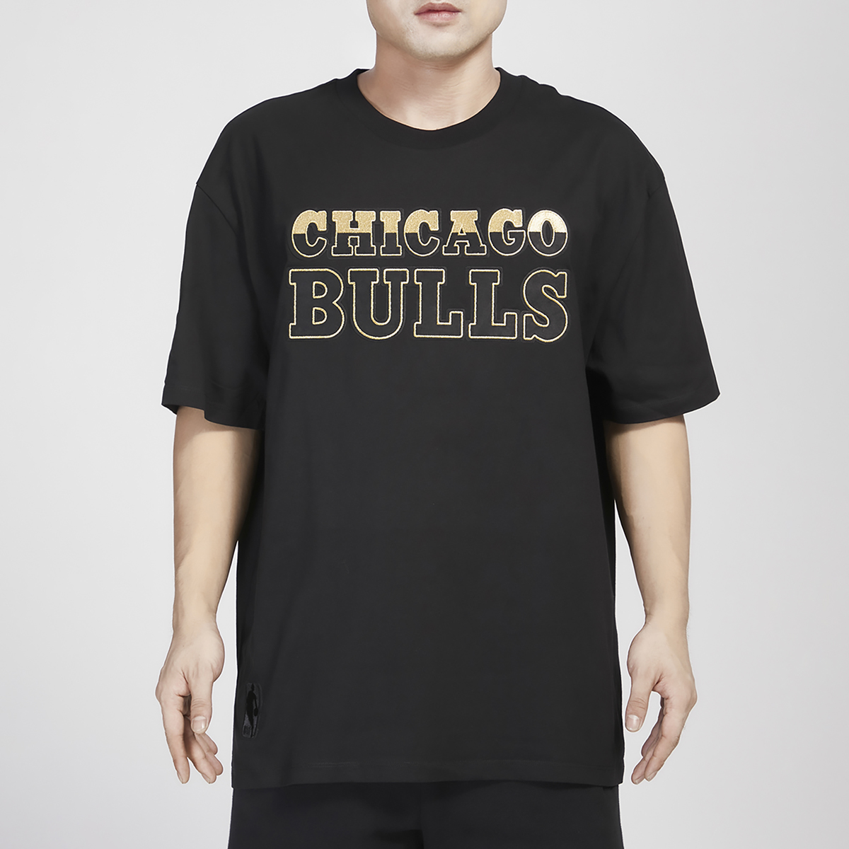 Pro-Standard-Chicago-Bulls-Black-Gold-T-Shirt-1