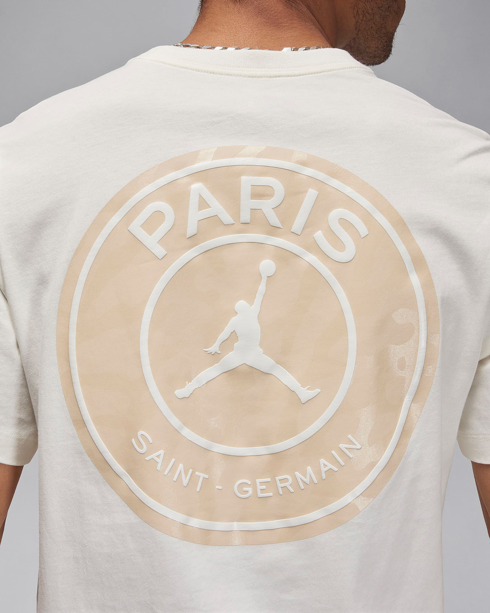 Jordan-PSG-Paris-Saint-Germain-T-Shirt-Sail-Sanddrift-4