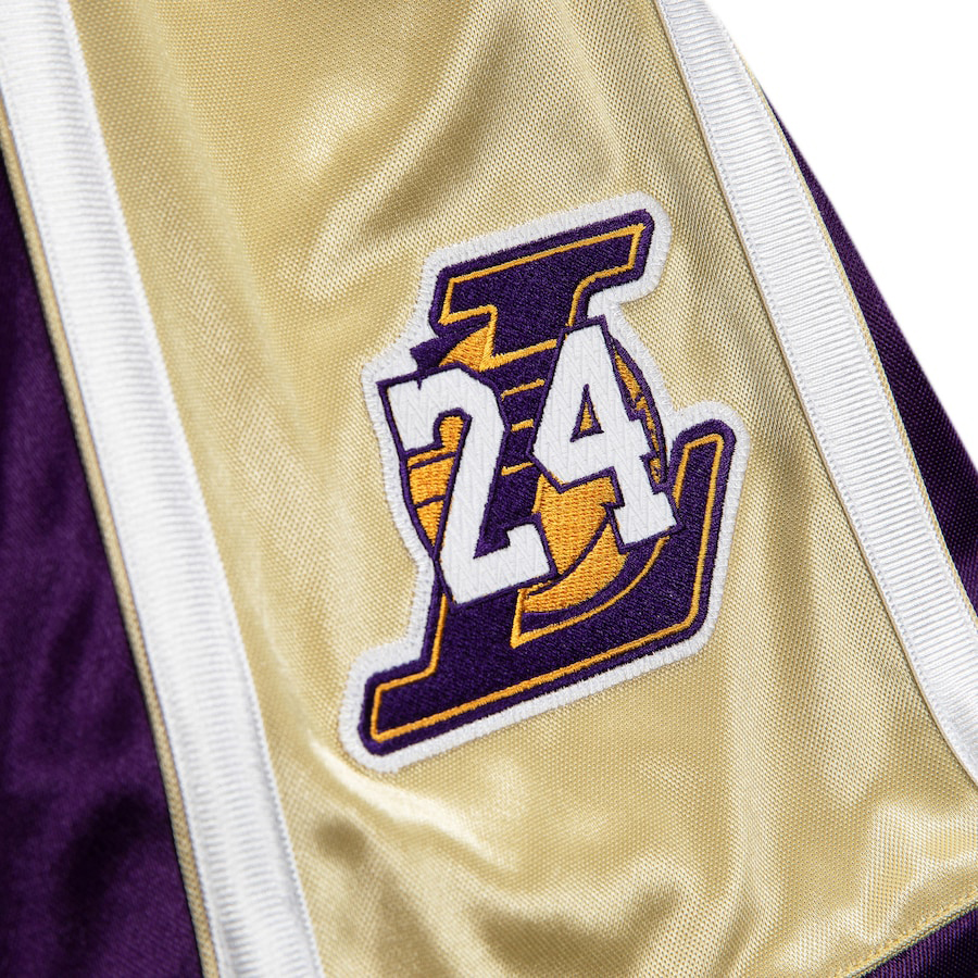 Kobe-Bryant-Lakers-Mitchell-Ness-Shorts-2