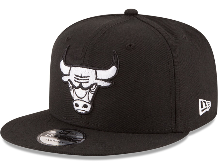 New-Era-Chicago-Bulls-Black-White-Snapback-Hat-1