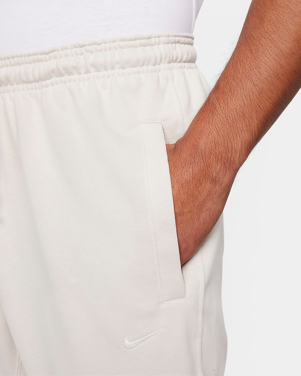 Nike Standard Issue Pants Light Orewood Brown 1