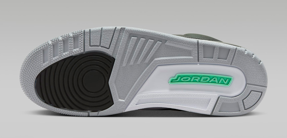 Air-Jordan-3-Green-Glow-7
