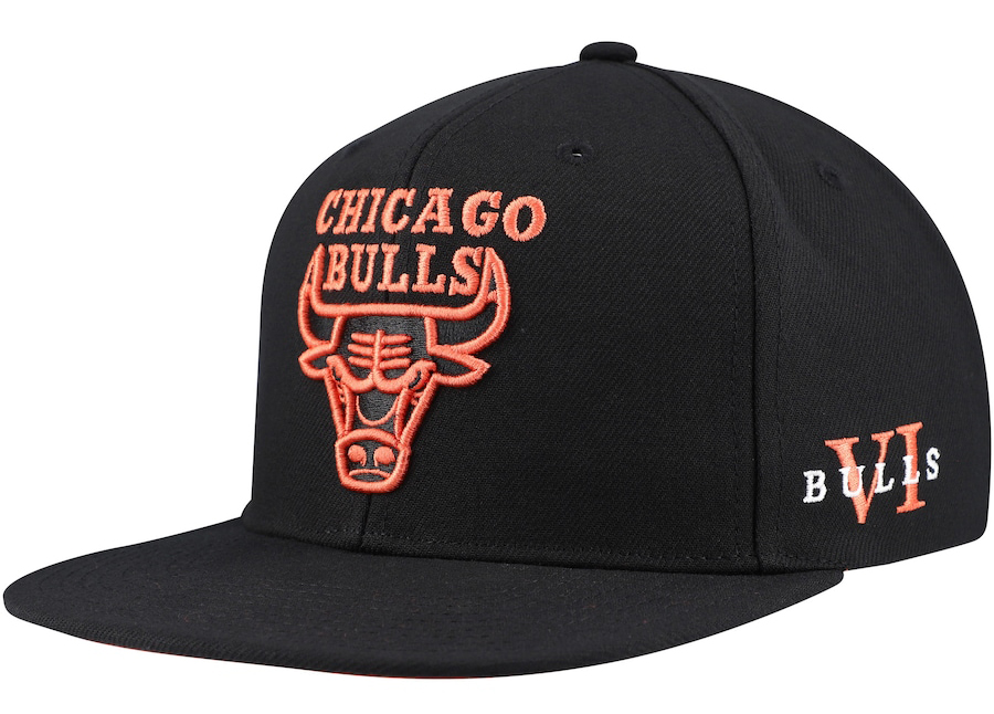 Air-Jordan-6-Black-Infrared-Chicago-Bulls-Sneaker-Hook-Hat-Mitchell-and-Ness-1