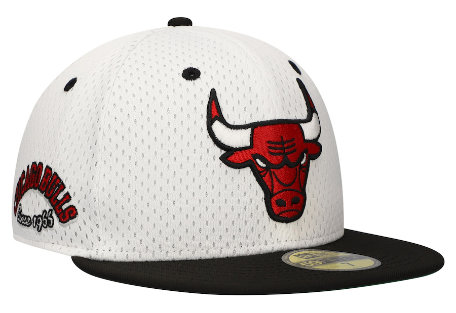 Chicago-Bulls-New-Era-Throwback-2-Tone-59fifty-Fitted-Hat-White-Black-Red-1