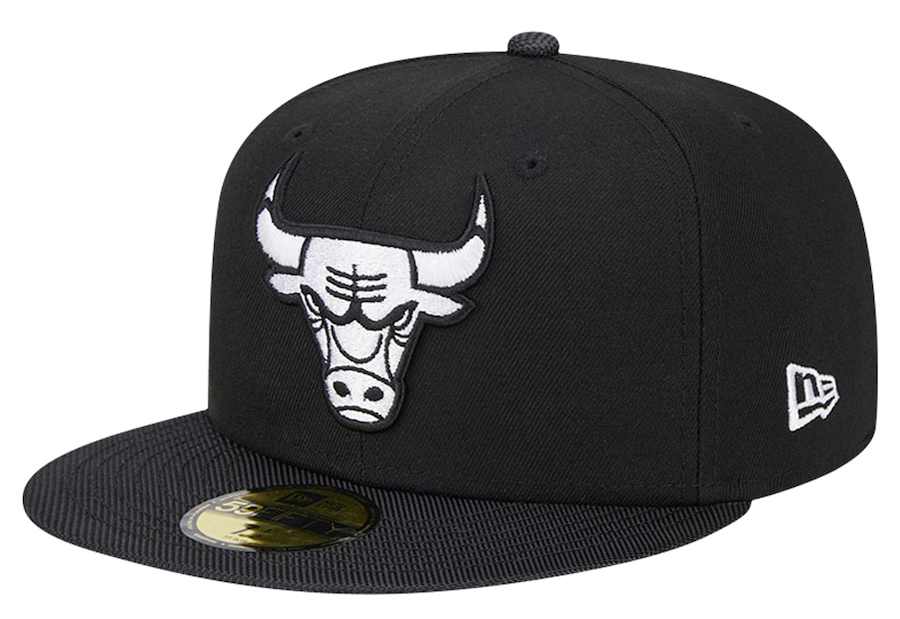 New-Era-Chicago-Bulls-Satin-Visor-59fifty-Fitted-Hat-Black-White-2
