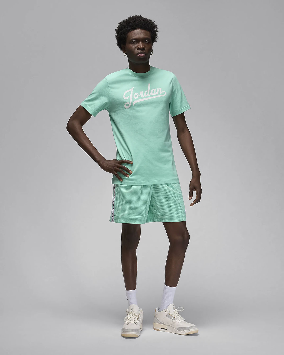 Jordan Flight MVP T Shirt Emerald Rise Outfit