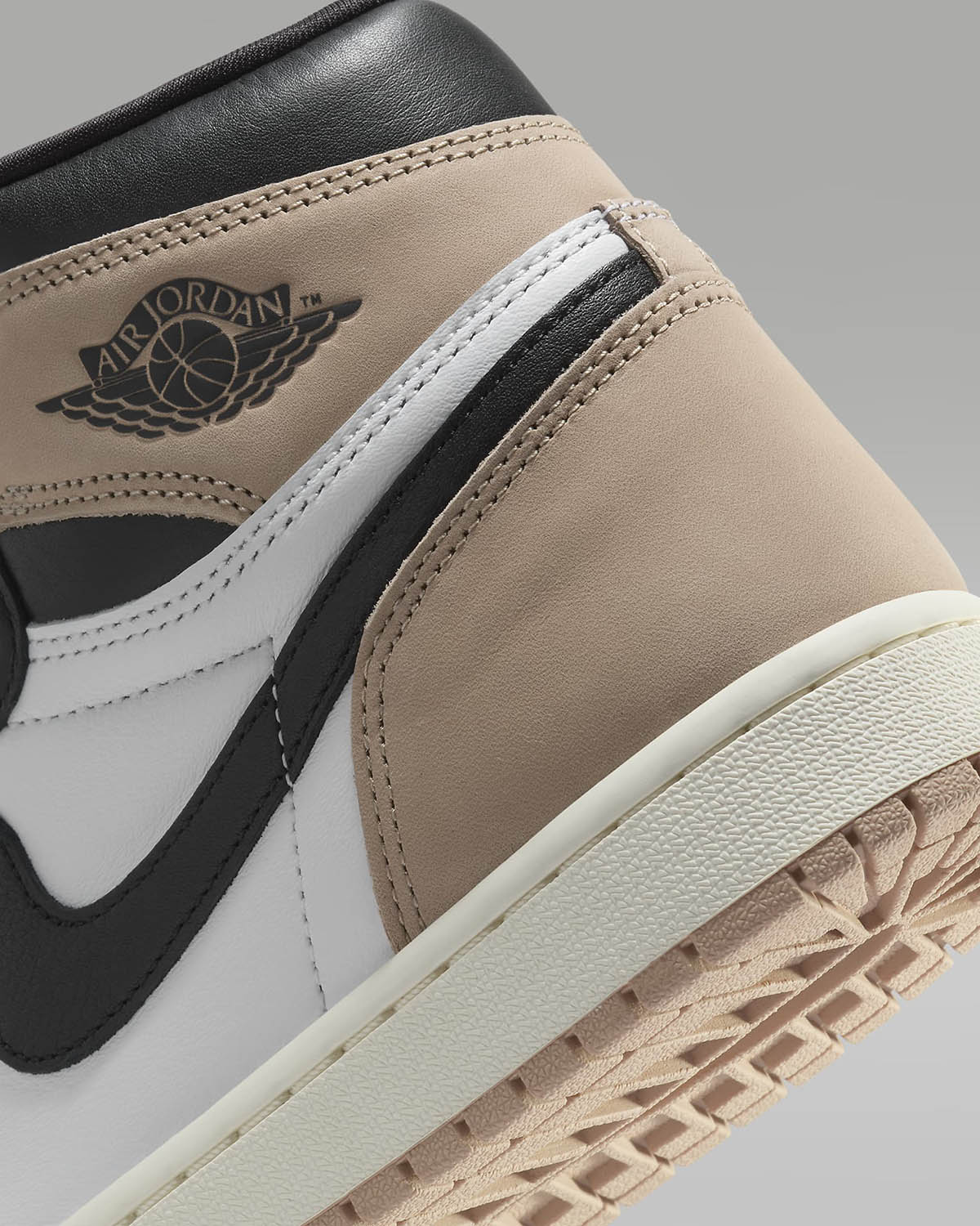 Air Jordan 1 High OG Latte 8