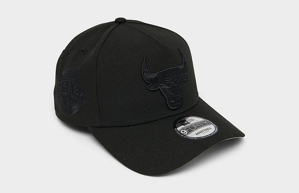 Chicago Bulls New Era Triple Black Snapback Hat 2