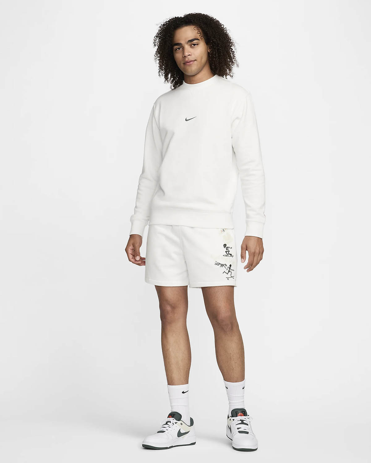 Nike Sportswear Club Fleece Surf Skate Sweatshirt Summit White Outfit