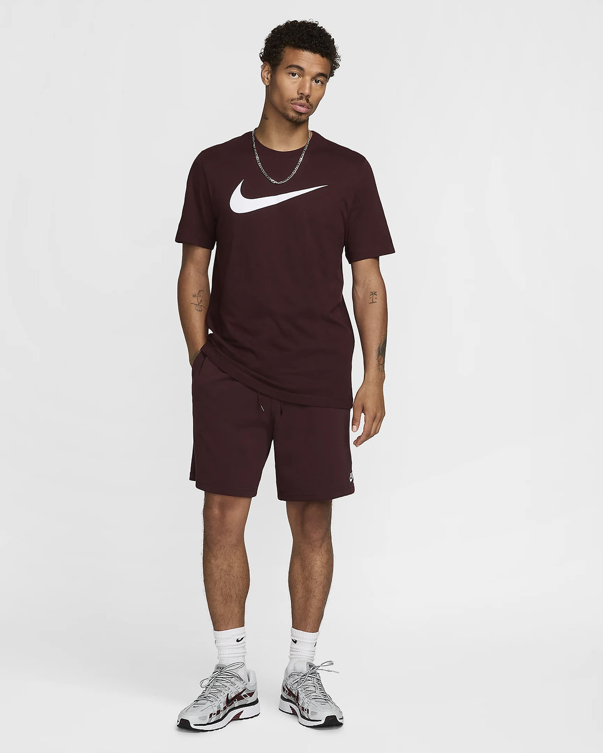 Nike Sportswear Swoosh T Shirt Burgundy Crush Sneaker Outfit