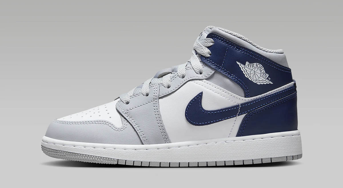 Air Jordan 1 Mid Big Kids Shoes White Midnight Navy Grade School