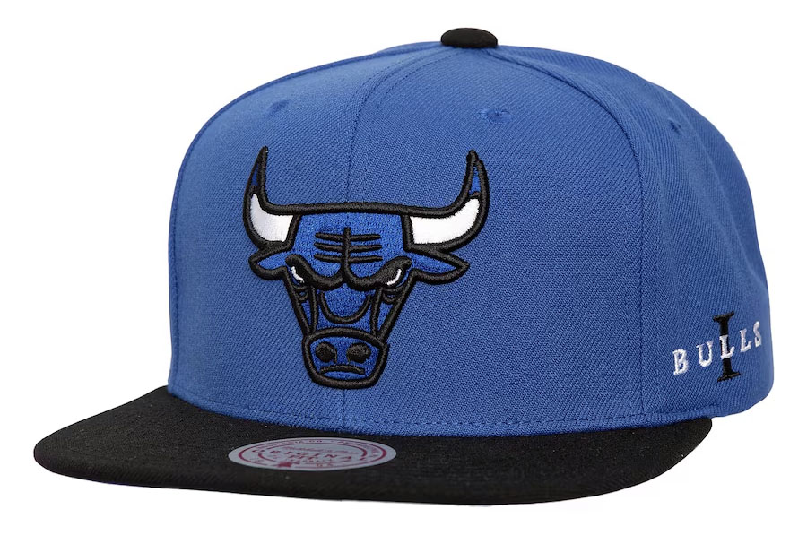 Chicago Bulls Mitchell and Ness Air Jordan 1 High OG Royal Sneaker Hook Snapback Hat 1