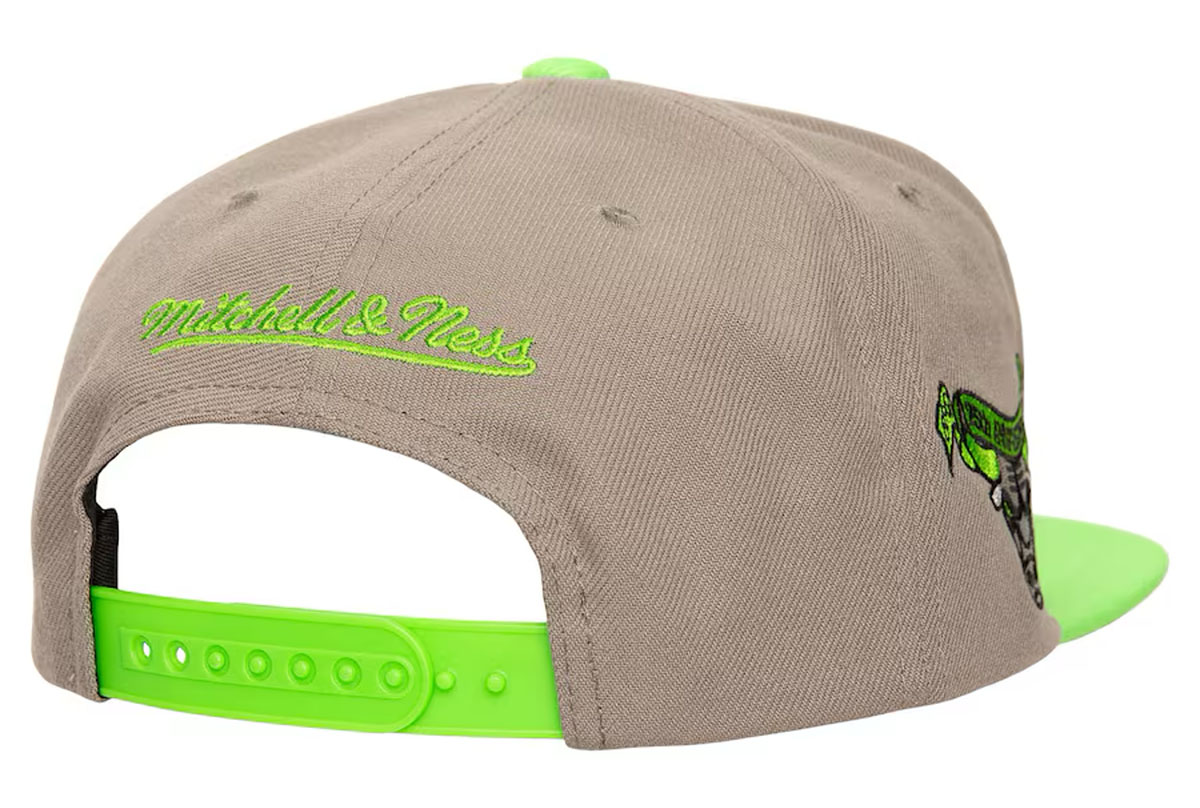 Chicago-Bulls-Mitchell-and-Ness-Sneaker-Hook-Snapback-Hat-Air-Jordan-5-Green-Bean-2