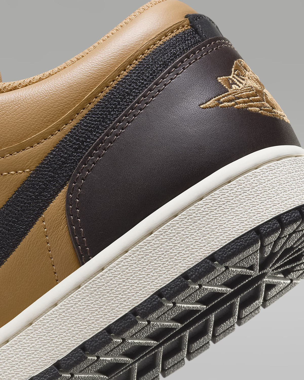 Air Jordan 1 Low Flax Baroque Brown 8