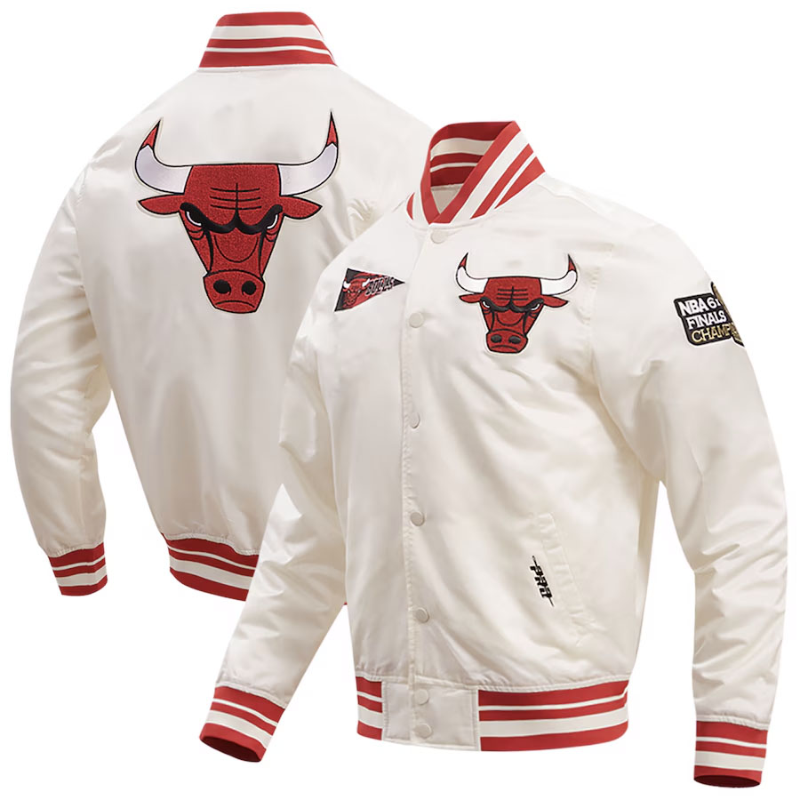 Chicago Bulls Pro Standard Cream Retro Classic Jacket