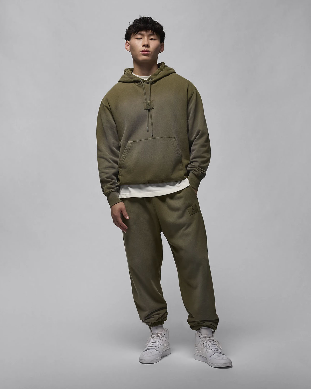 Jordan Flight Fleece Pullover Hoodie and Pants Medium Olive Outfit