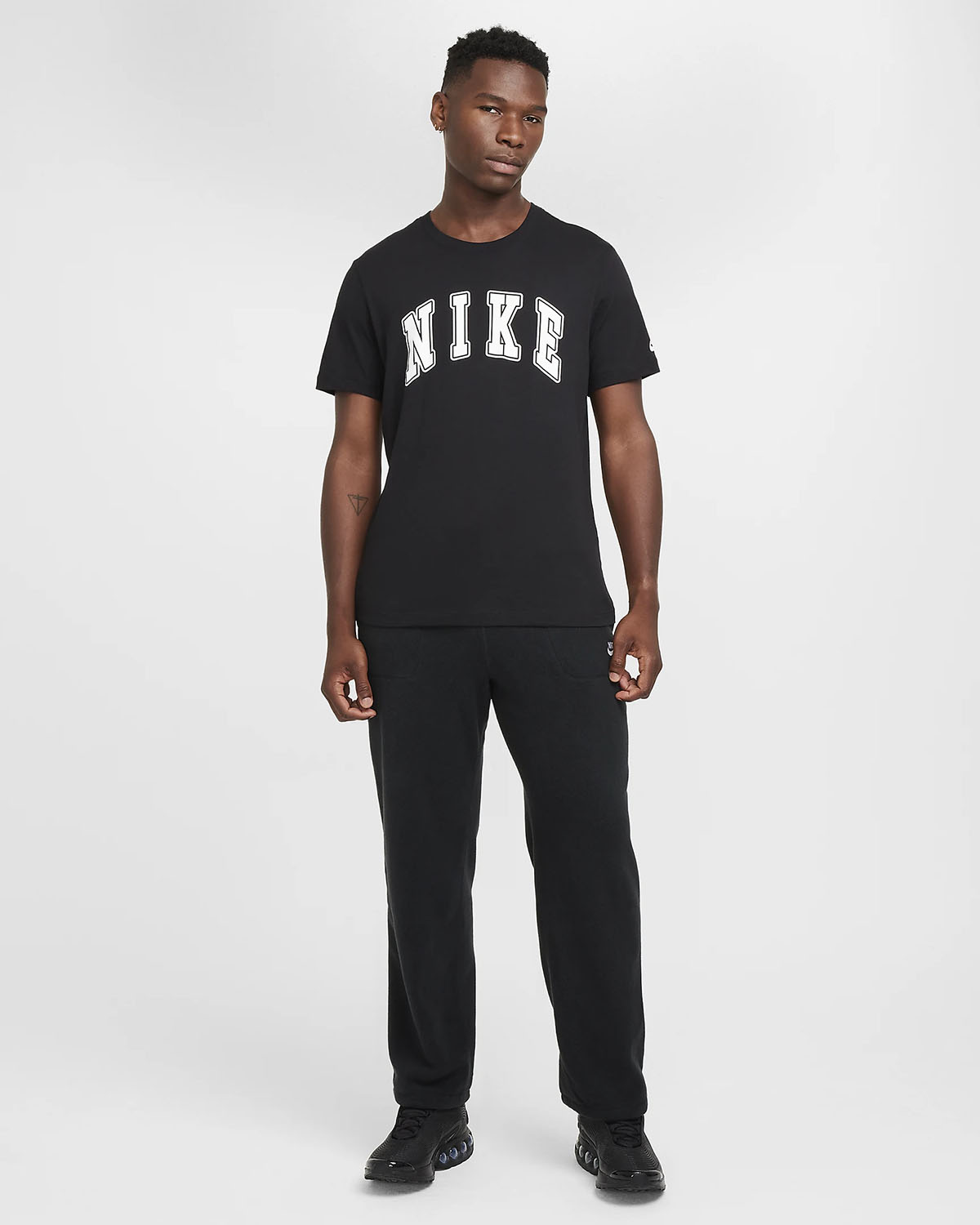 Nike Sportswear Club T Shirt Black White