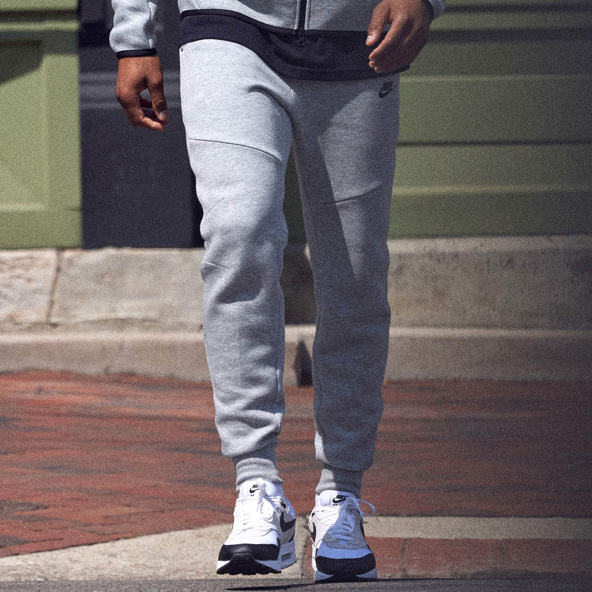 Nike Tech Fleece Joggers Dark Grey Heather Black