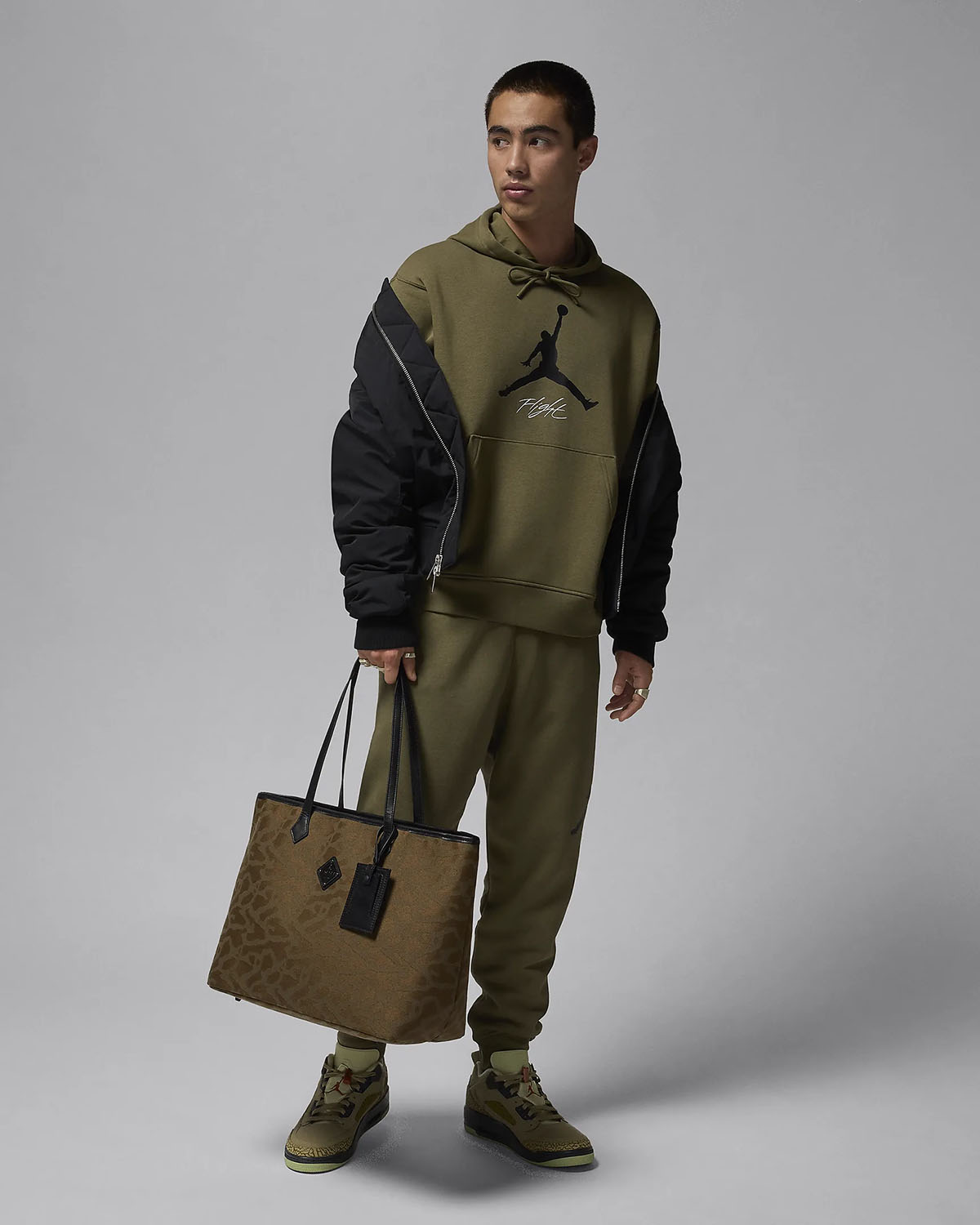 Jordan Essential Fleece Baseline Hoodie Medium Olive Outfit